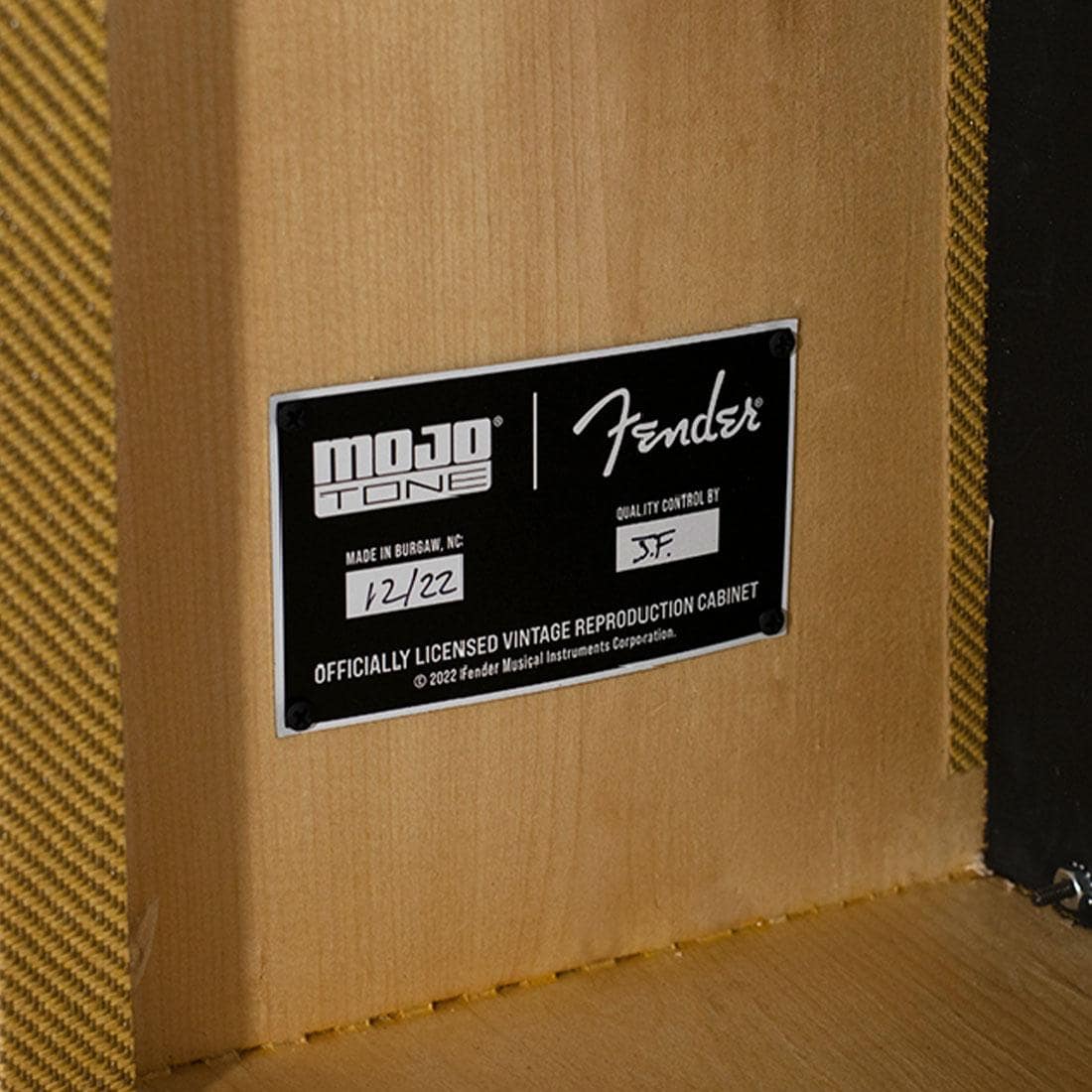Fender Tweed Pro Style 1x15 Combo Guitar Amp Cabinet with Lacquered Tweed Finish - Image 6